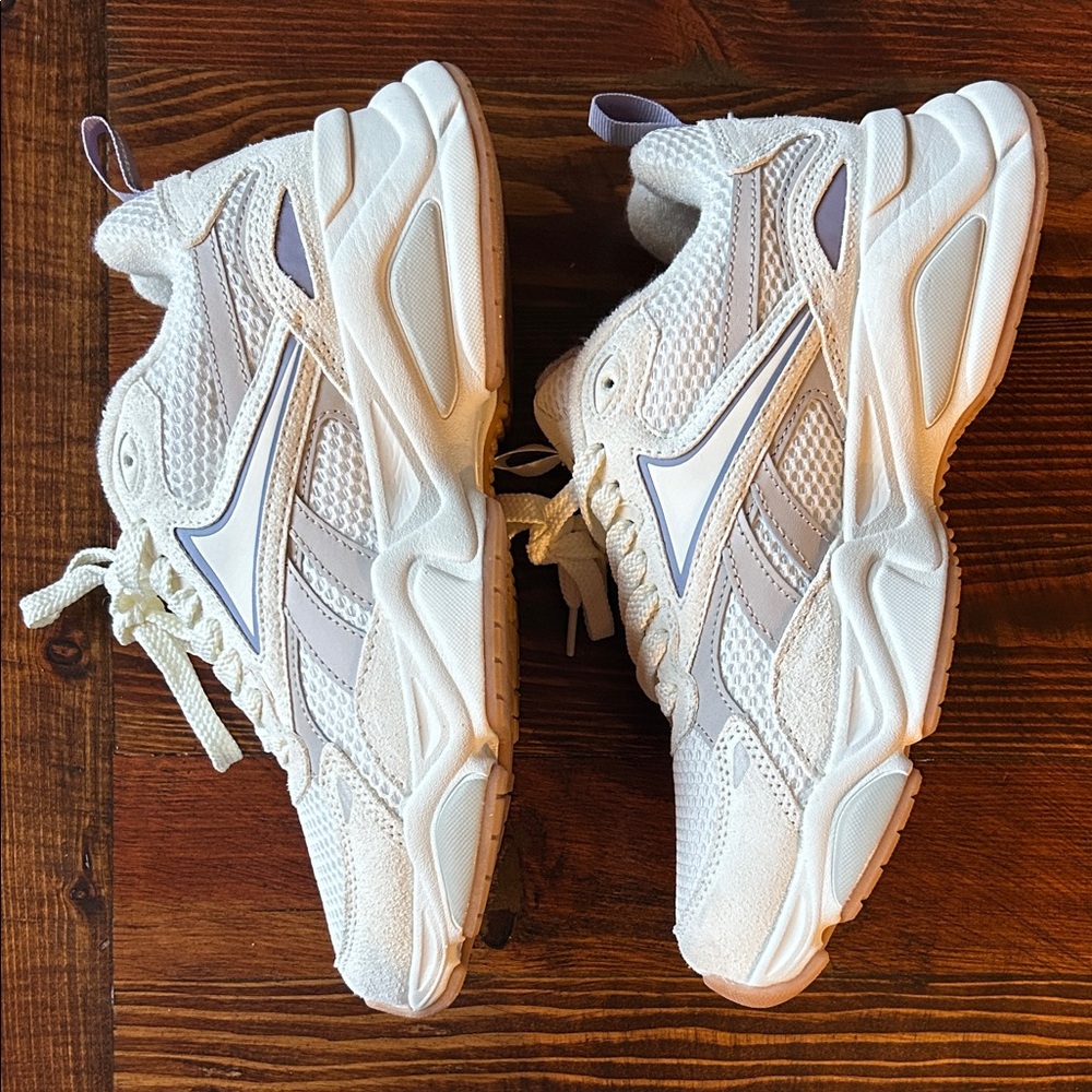 Reebok Women's White and Lavender Sneakers